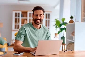 Consultora de OKentra relevando procesos con un cliente